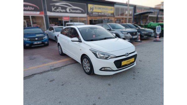 300.000 TL PEŞİNATLA //KREDİLİ//SENETLİ //KREDİ KARTINA 12 AY TAKSİTLE// SATIŞ İMKANI (2015 MODEL HYUNDAİ İ-20 OTOMATİK)